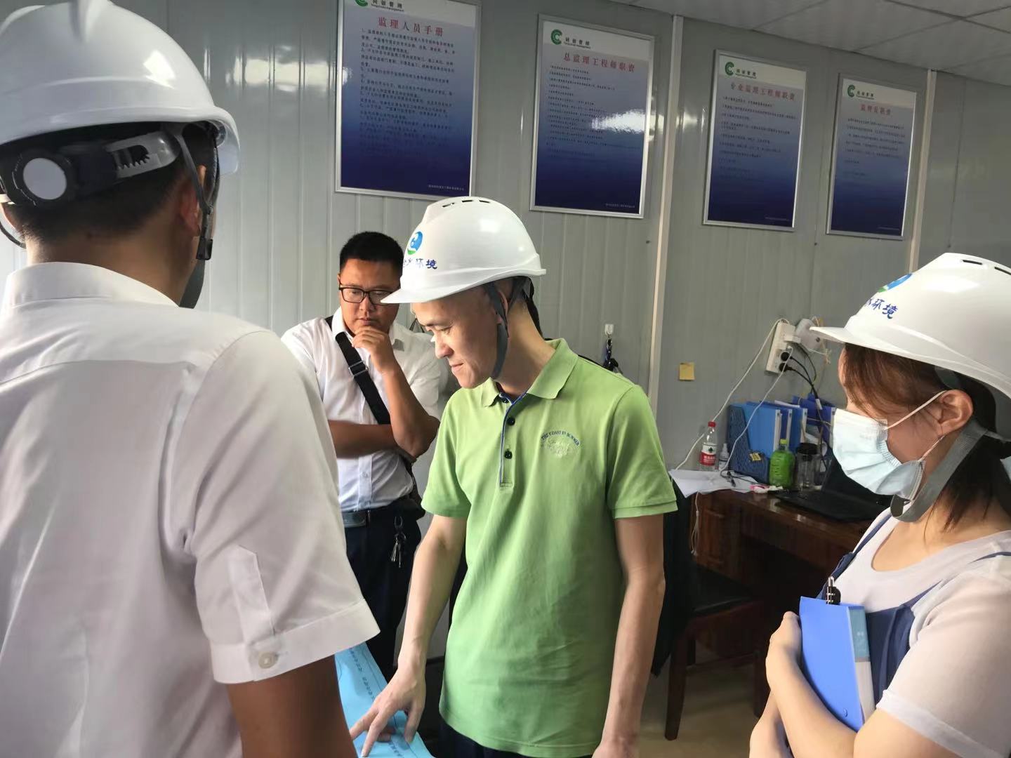 8.18兴泸集团工程部经理杨旭东带队检查..jpg