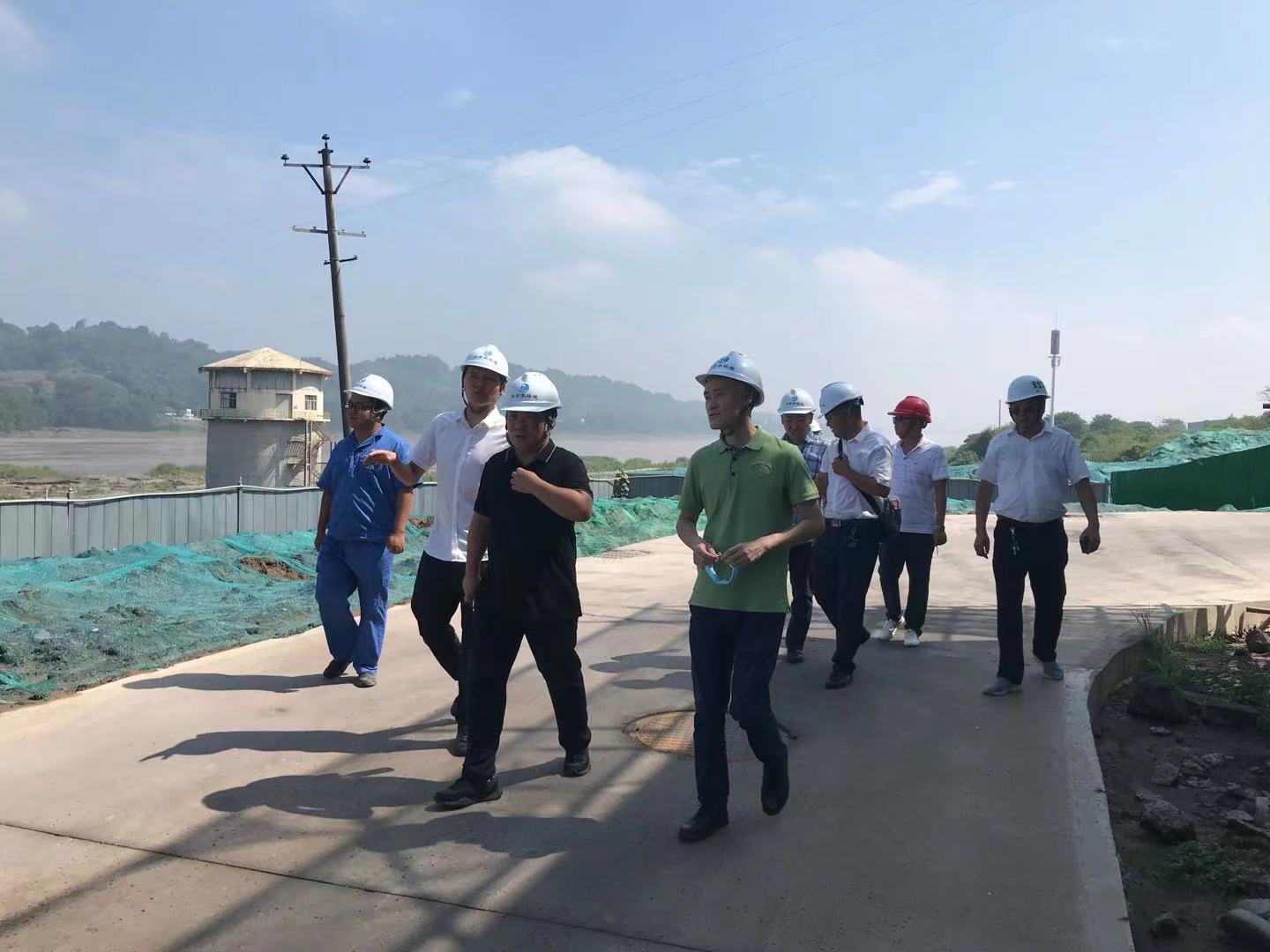 8.18兴泸集团工程部经理杨旭东带队检查.jpg